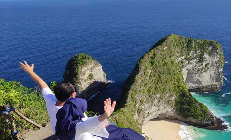 Kelingking Beach Surga Yang Tersembunyi Di Nusa Penida